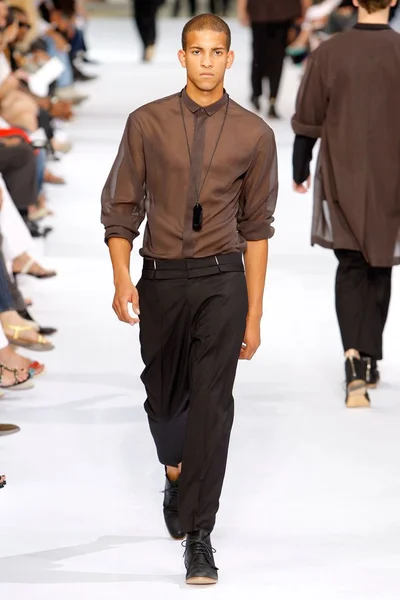 Look 13